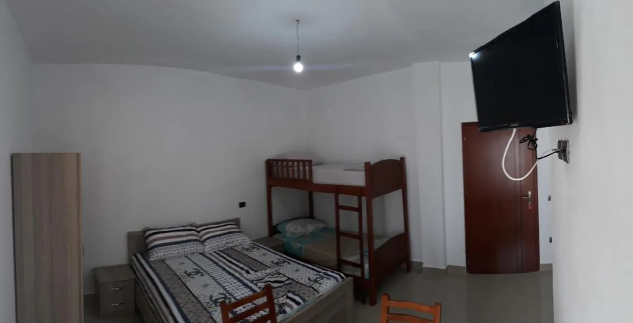 Gasthuis Dhoma Plazhi Ne Spille Parajsa Hotel Albanië